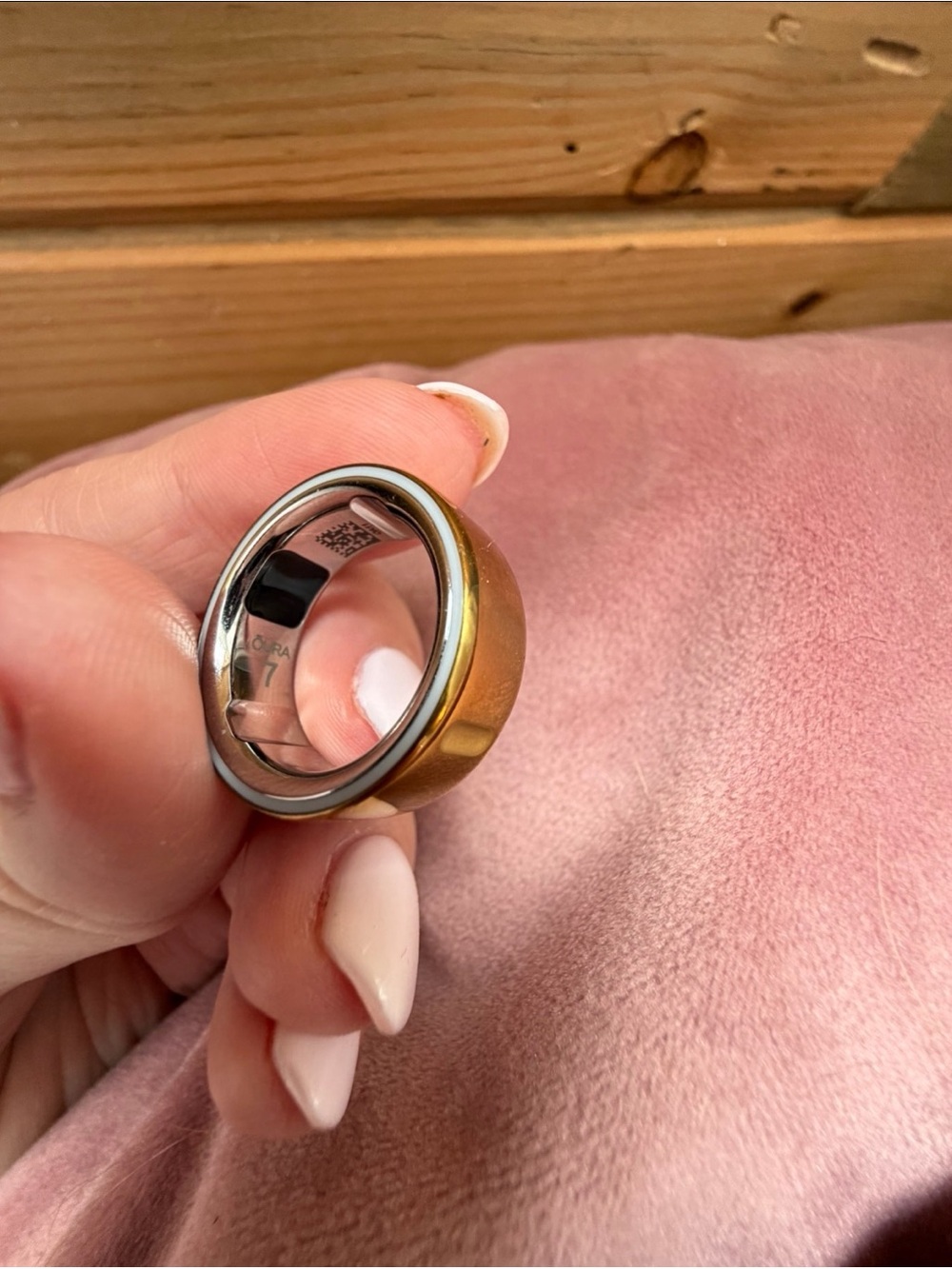 BRAND NEW Oura Generation 4 Gold Size 7 - Picture 2 of 2